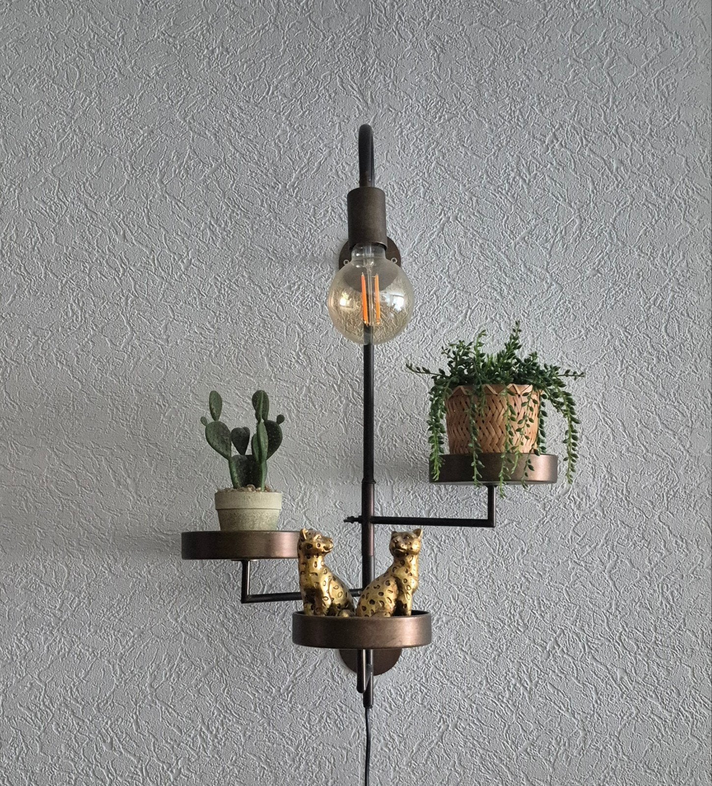 Wandlamp met plateautjes - Industrieel design, Huis en Inrichting, Ophalen, Zo goed als nieuw, Metaal, Industrieel