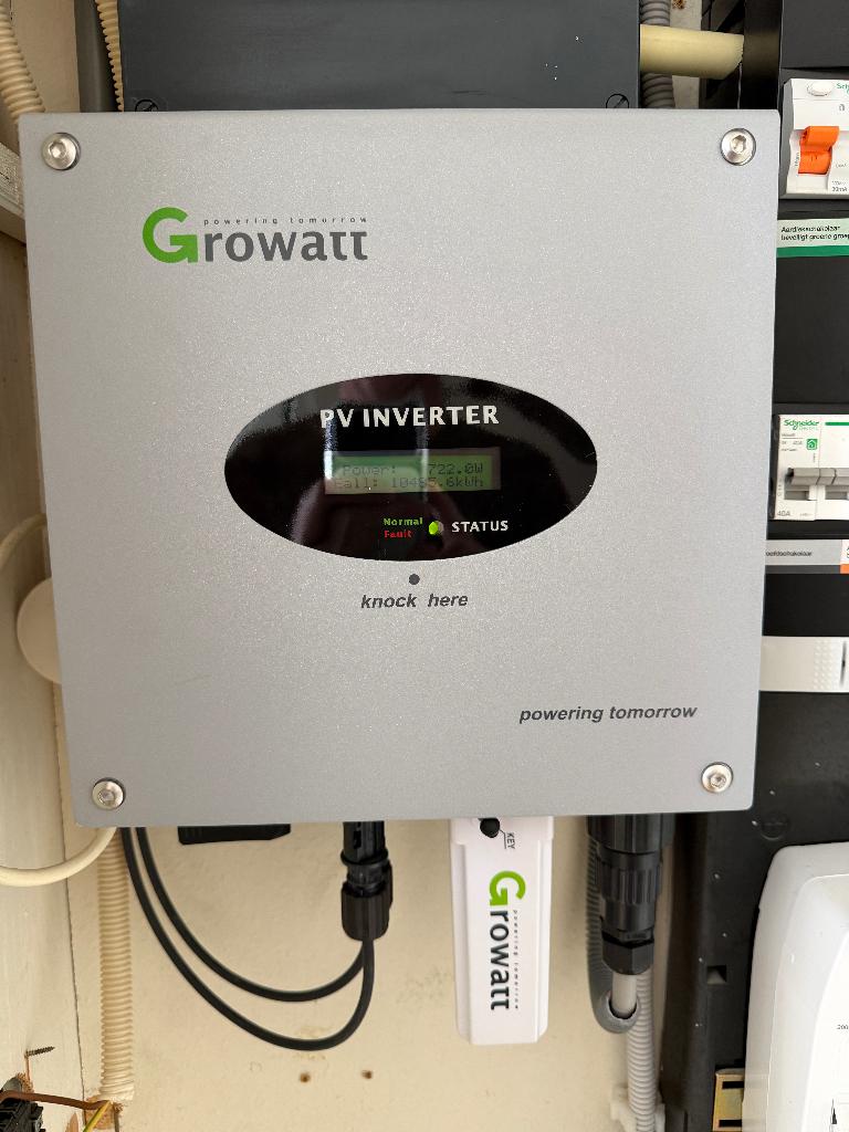 Zonnepanelen met Growatt omvormer, Doe-het-zelf en Verbouw, Ophalen, Gebruikt, Compleet systeem, 200 wattpiek of meer