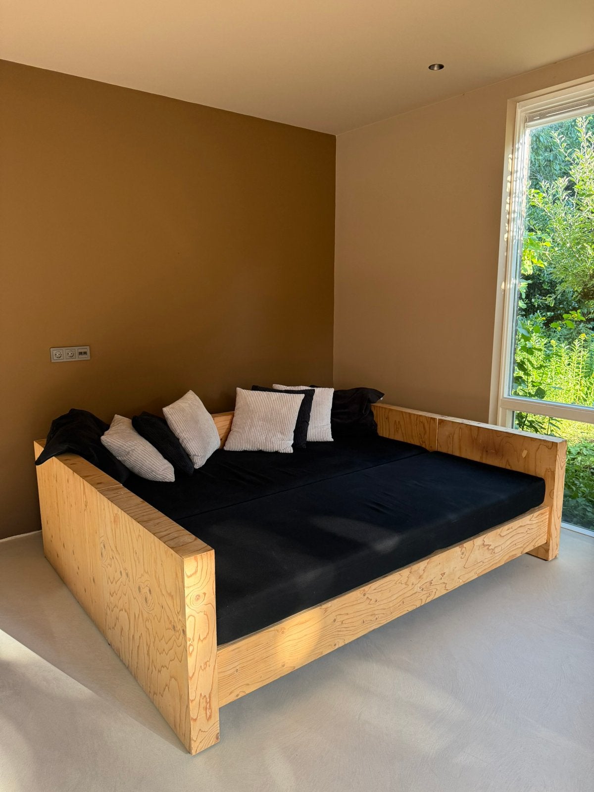 Uniek ontwerp: bank & bed ineen (2 losse delen, zie foto's!), Ophalen, Gebruikt, Rechte bank, Stof