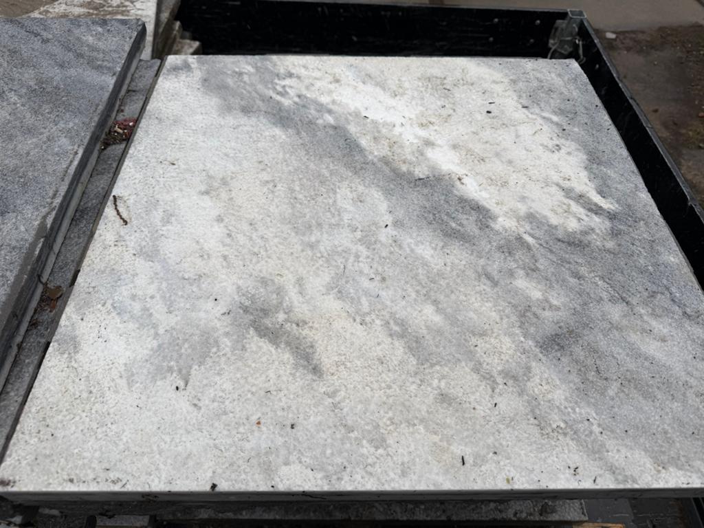 160 natuursteen tegels 60x60 cm, Tuin en Terras, Ophalen of Verzenden, Zo goed als nieuw