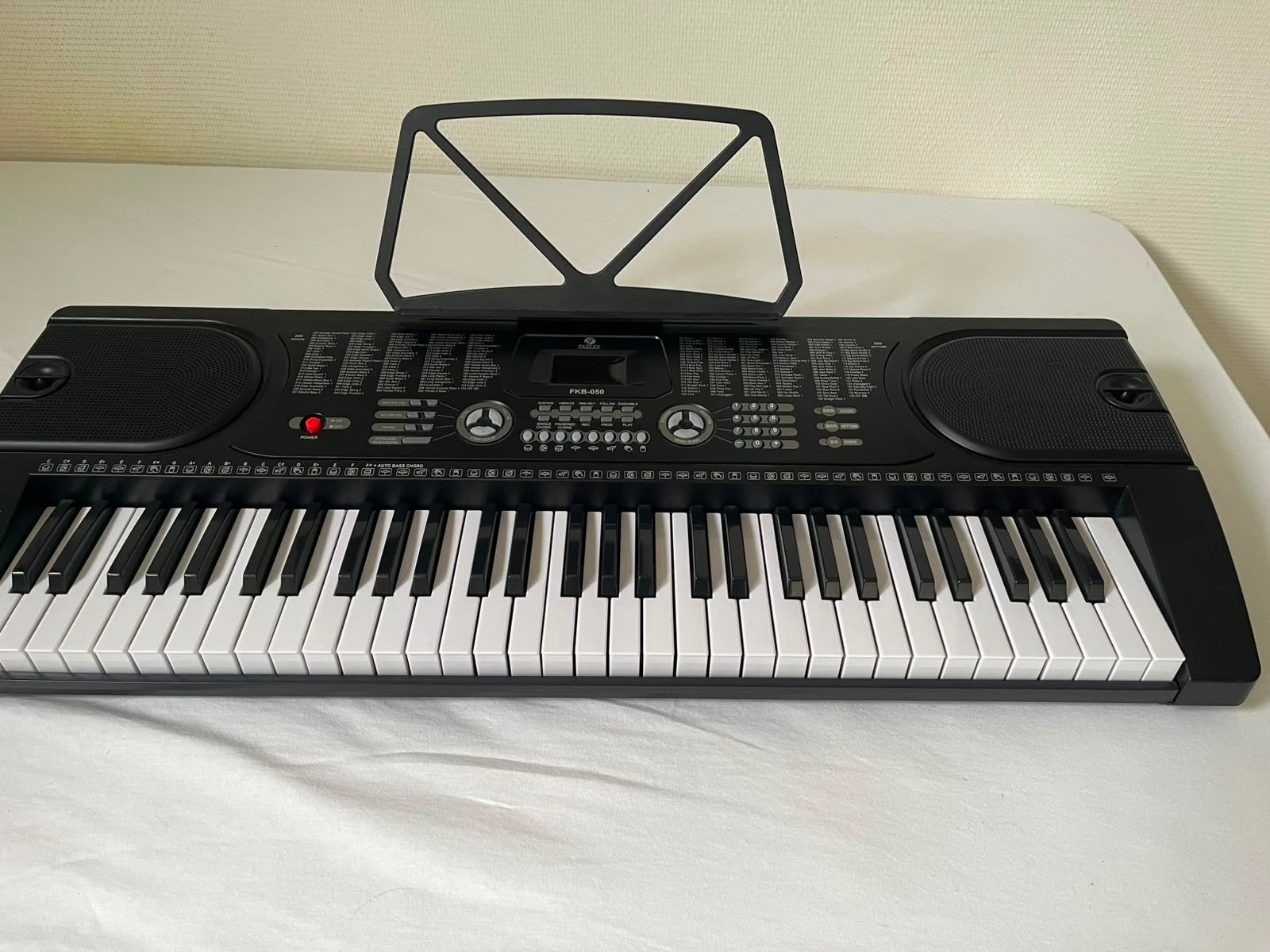 Fazley FKB-050 Keyboard, Muziek en Instrumenten, Keyboards, Met standaard, Ophalen, Overige merken, 61 toetsen