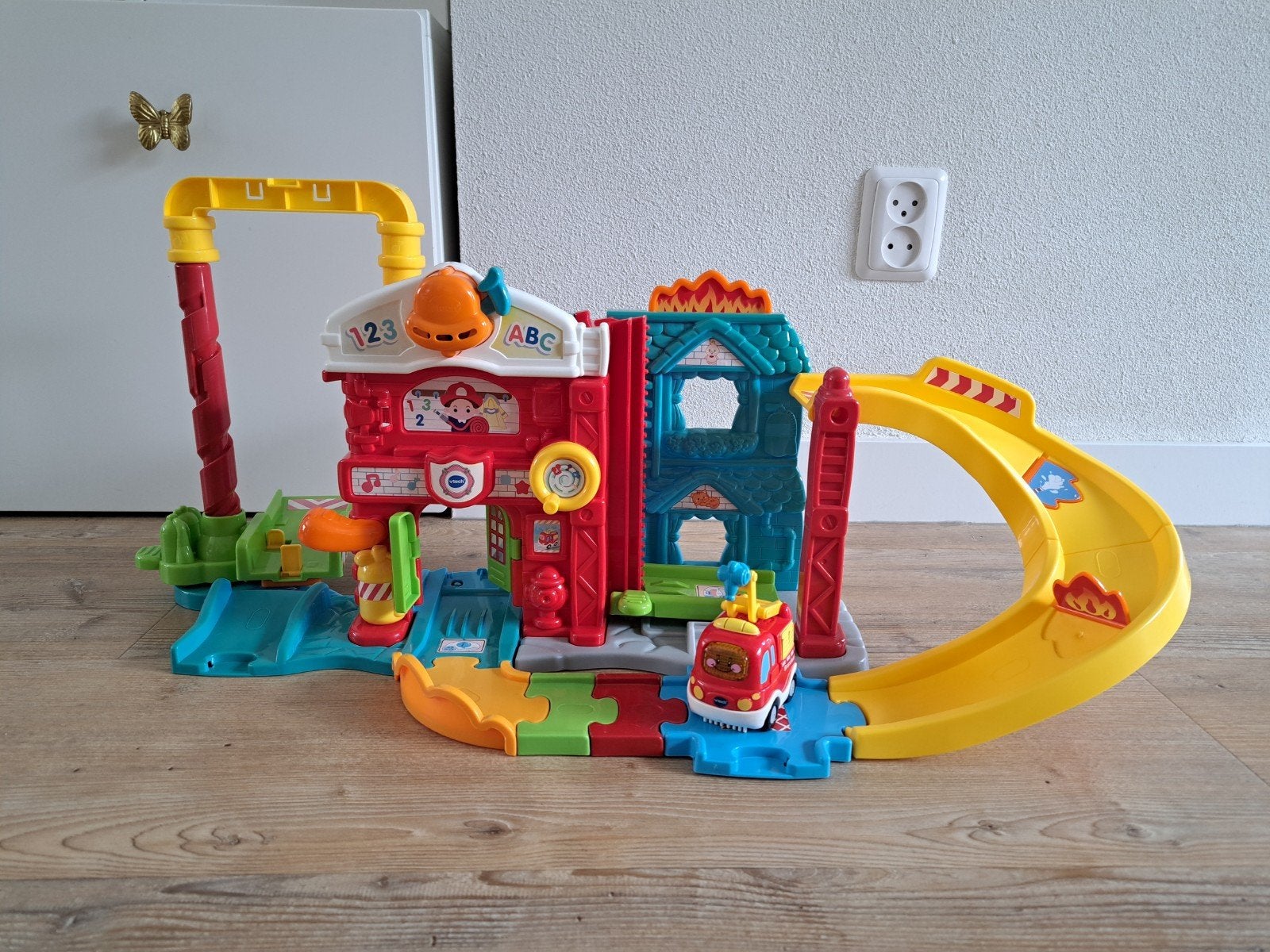 Vtech Toet Toet Auto's Brandweerkazerne, Kinderen en Baby's, Speelgoed | Vtech, Ophalen of Verzenden, Gebruikt