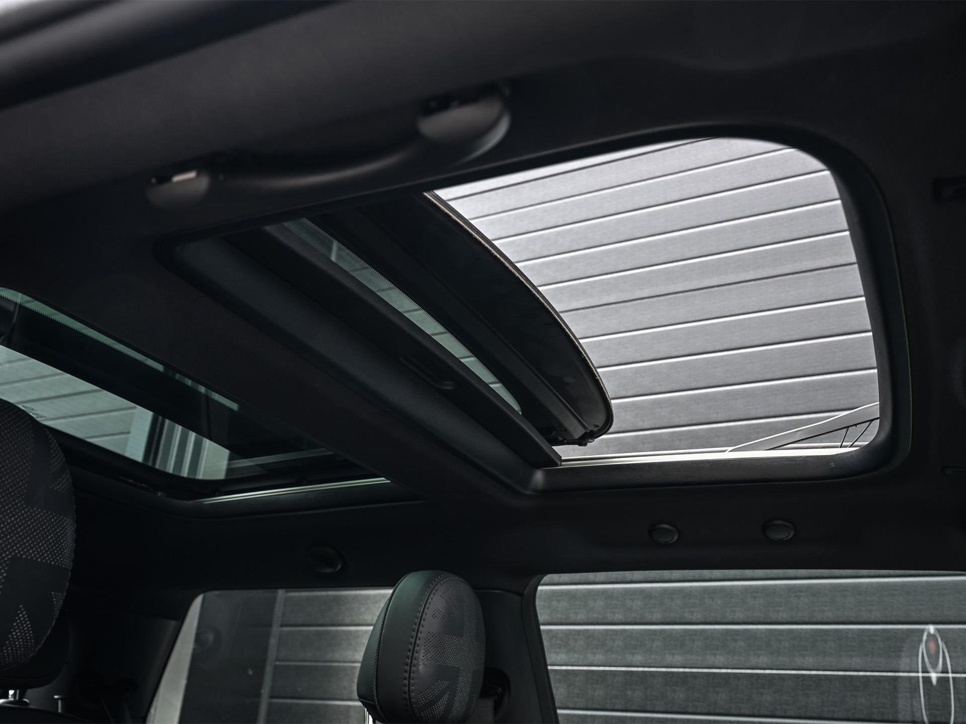 MINI Electric Yours 33 kWh | NL-Auto | Dealeronderhouden | S, Automatische klimaatregeling, 33 kWh, 4 stoelen, 184 pk