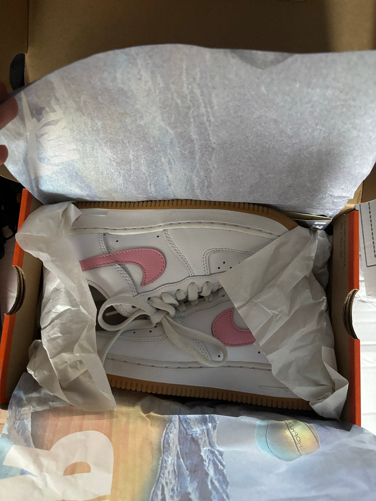 Nike Air Force 1 Low Retro - Wit/Roze, Kleding | Dames, Ophalen of Verzenden, Zo goed als nieuw, Wit, Sneakers of Gympen