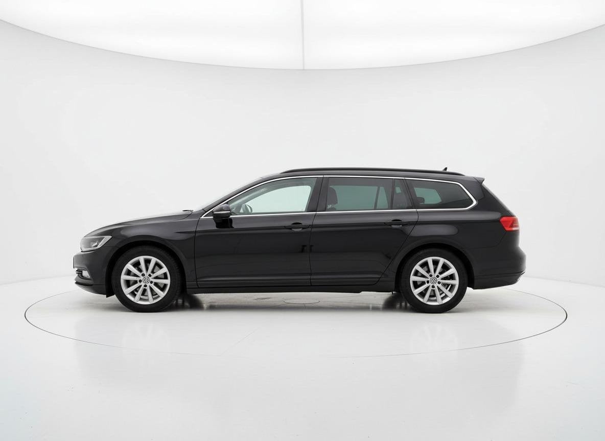 Volkswagen Passat Variant 1.5 TSI Comfortline Business TREKH, Auto's, 4 cilinders, 150 pk, Zwart, 1600 kg
