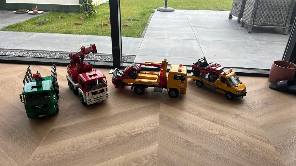 Bruder vrachtwagens set: brandweer, takelwagen, houtwagen, Ophalen of Verzenden, Gebruikt