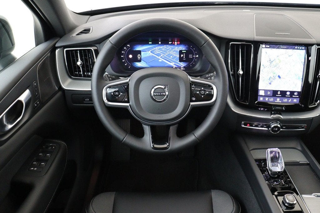 Volvo XC60 T6 PLUG-IN HYBRID AWD PLUS BLACK EDITION -PANO.DA, Auto's, Volvo, Automaat, 12 maanden, Gebruikt, 4 cilinders