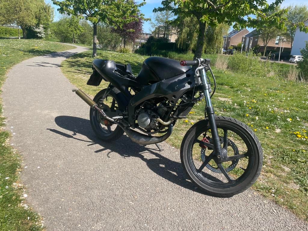 Aprilia RS 50 86cc rijdend project + onderdelen, Fietsen en Brommers, Ophalen, Gebruikt, 6 versnellingen