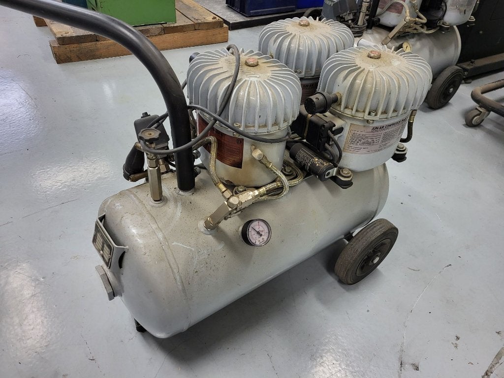 Compressor Jun-air Model 6 mobiele module, Doe-het-zelf en Verbouw, Gebruikt, 10 bar of meer, Ophalen of Verzenden, Minder dan 200 liter/min