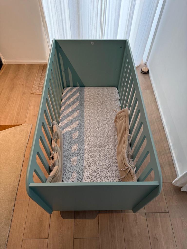 Babybedje La Redoute met Aerosleep matras en bedomrander, Kinderen en Baby's, Babywiegjes en Ledikanten, Zo goed als nieuw, Ledikant