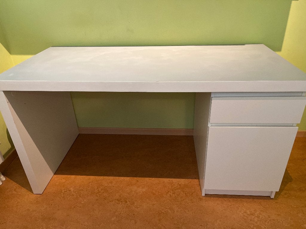 Bureau IKEA MALM 140*65 cm, Huis en Inrichting, Bureaus, Ophalen, Gebruikt, 140 cm, 65 cm