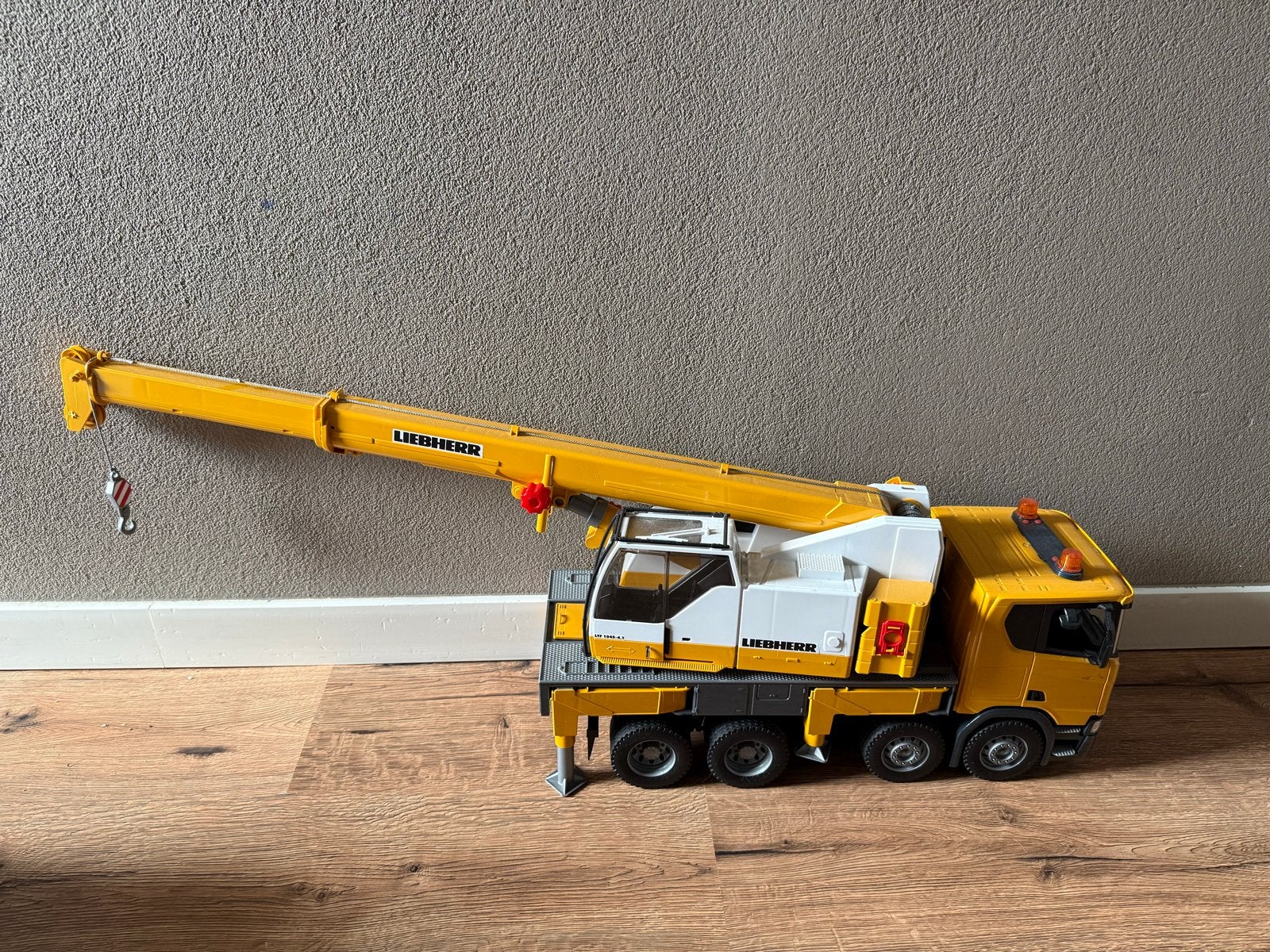 Liebherr Scania Kraanwagen Speelgoed, Ophalen, Zo goed als nieuw