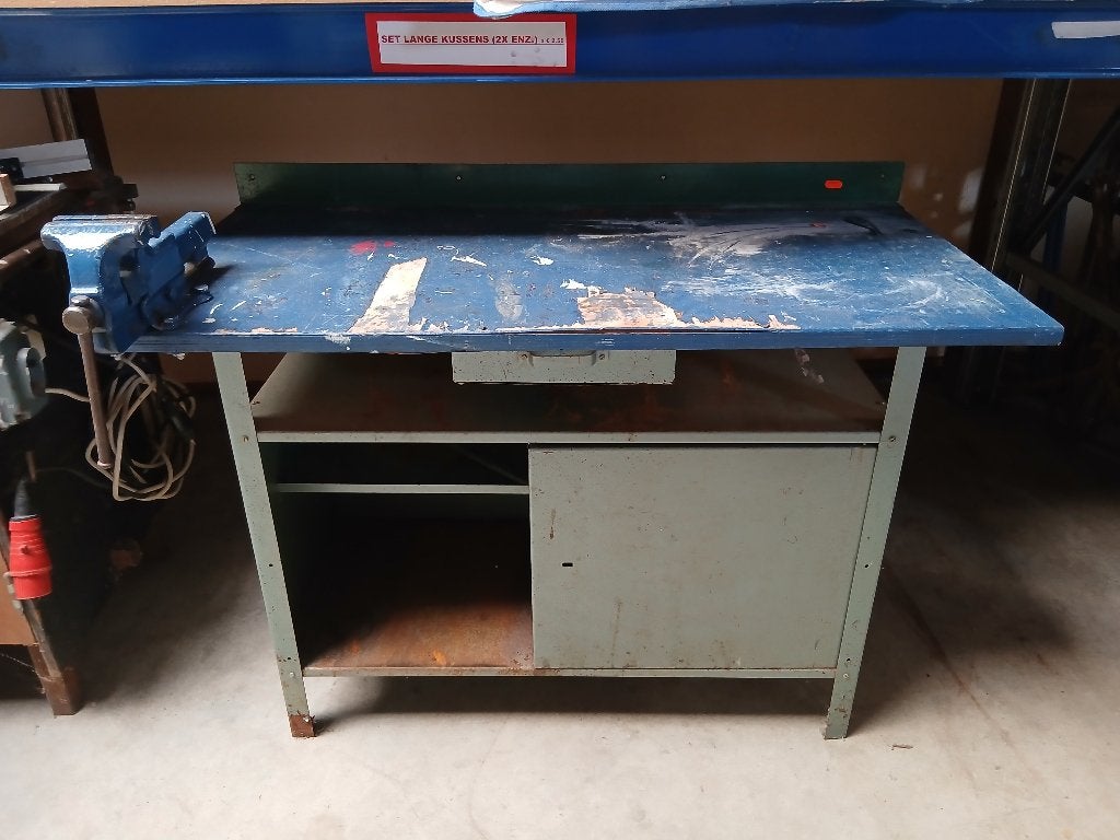 (0509) metalen werkbank met lade en bankschroef, Ophalen, Gebruikt, ., Bankschroef