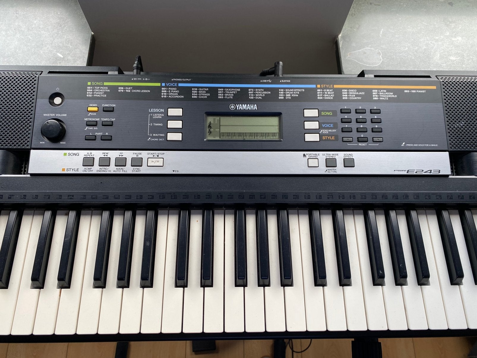 Keyboard Yamaha PSR-E243 met standaard, Muziek en Instrumenten, Ophalen, Yamaha, Met standaard, 61 toetsen