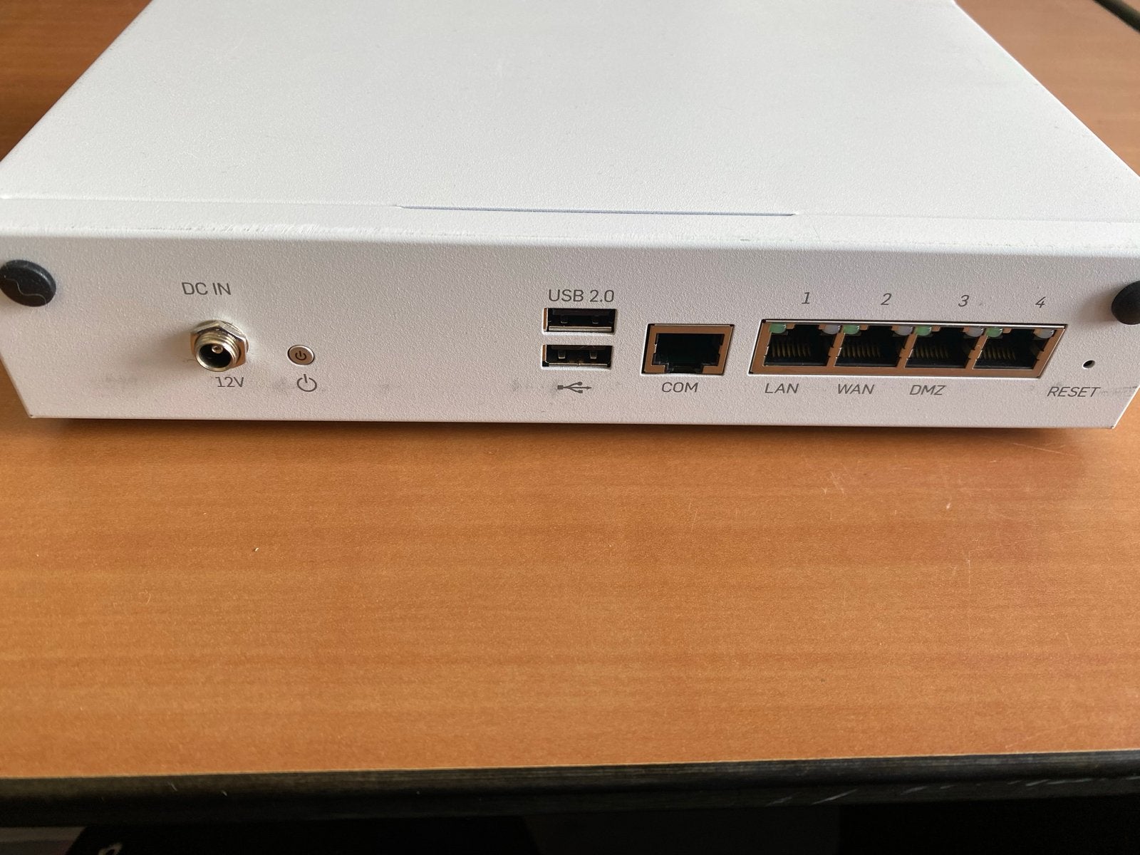 Sophos XG 85 Rev. 1 Firewall/Router, Computers en Software, Routers en Modems, Ophalen of Verzenden, Zo goed als nieuw, Router met modem