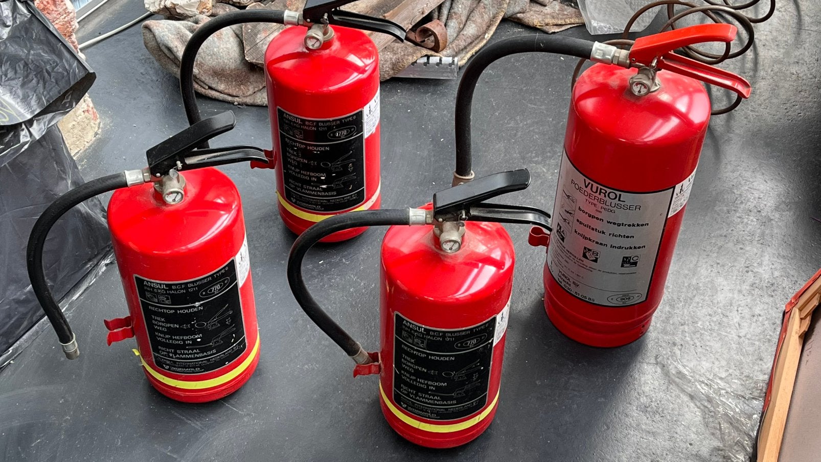 Oude brandblussers, Ophalen, Zo goed als nieuw