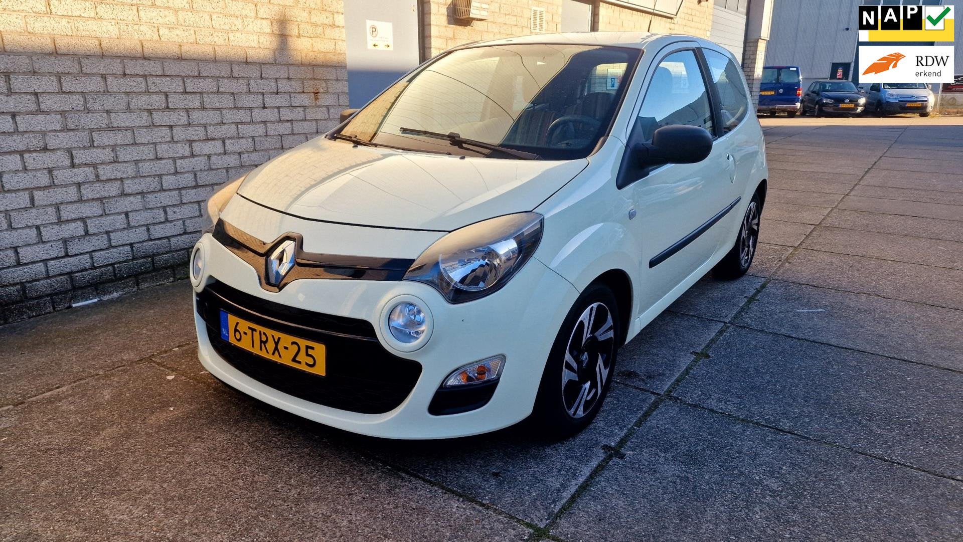 Renault Twingo 1.2 16V Parisienne 2e eigenaar Airco...., Voorwielaandrijving, Twingo, Gebruikt, Bluetooth