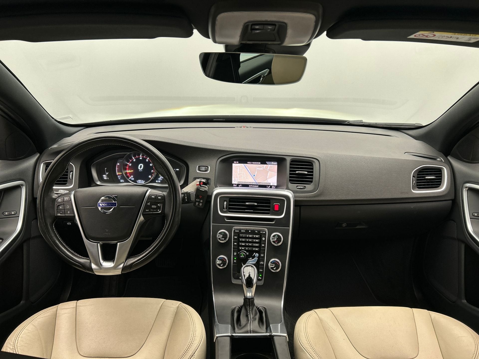 Volvo S60 1.5 T3 Polar+ Dynamic Automaat | Origineel Nederla, 4 cilinders, S60, Zwart, Bi-Xenon koplampen