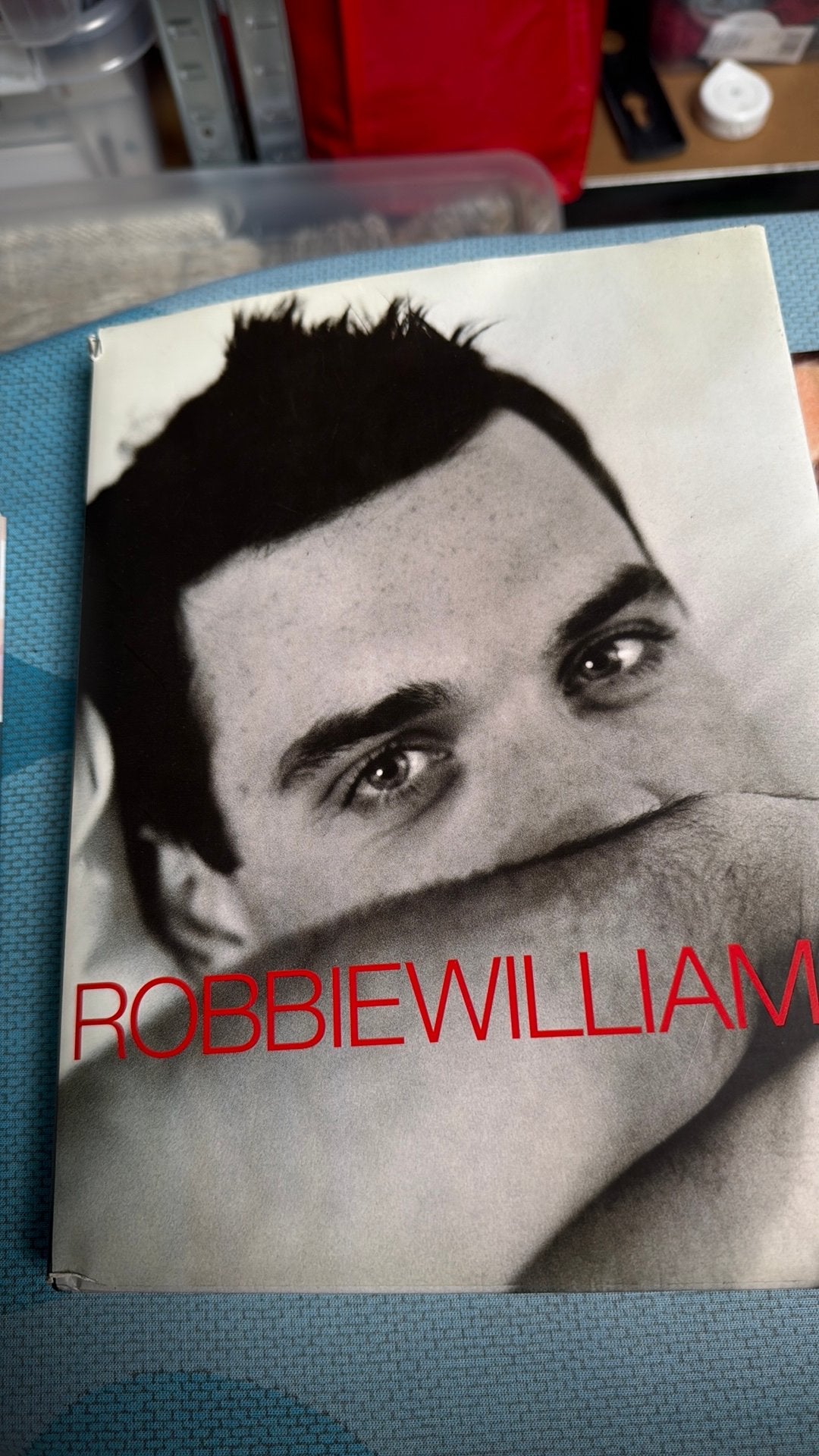 Robbie Williams - boeken, Ophalen of Verzenden, Zo goed als nieuw