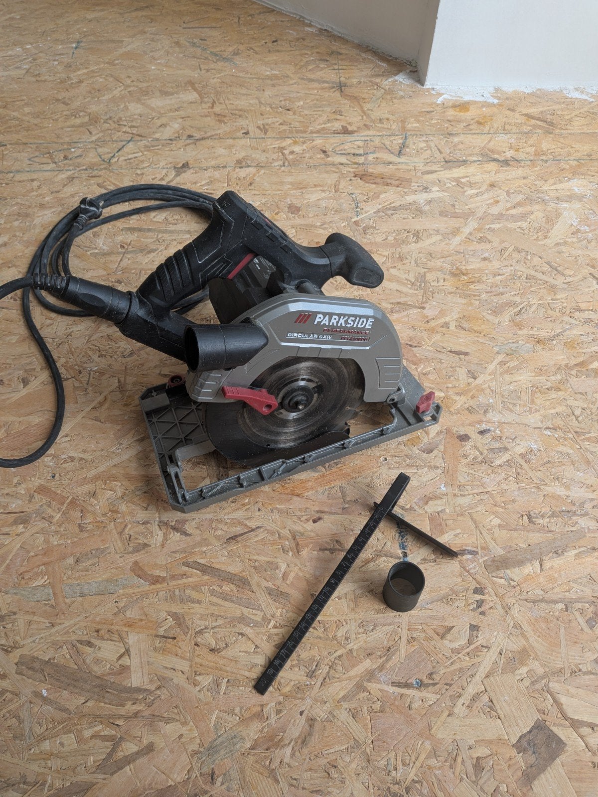 Parkside Performance Cirkelzaag PPHKS1800, Ophalen, Cirkelzaag, 70 mm of meer, 1200 watt of meer