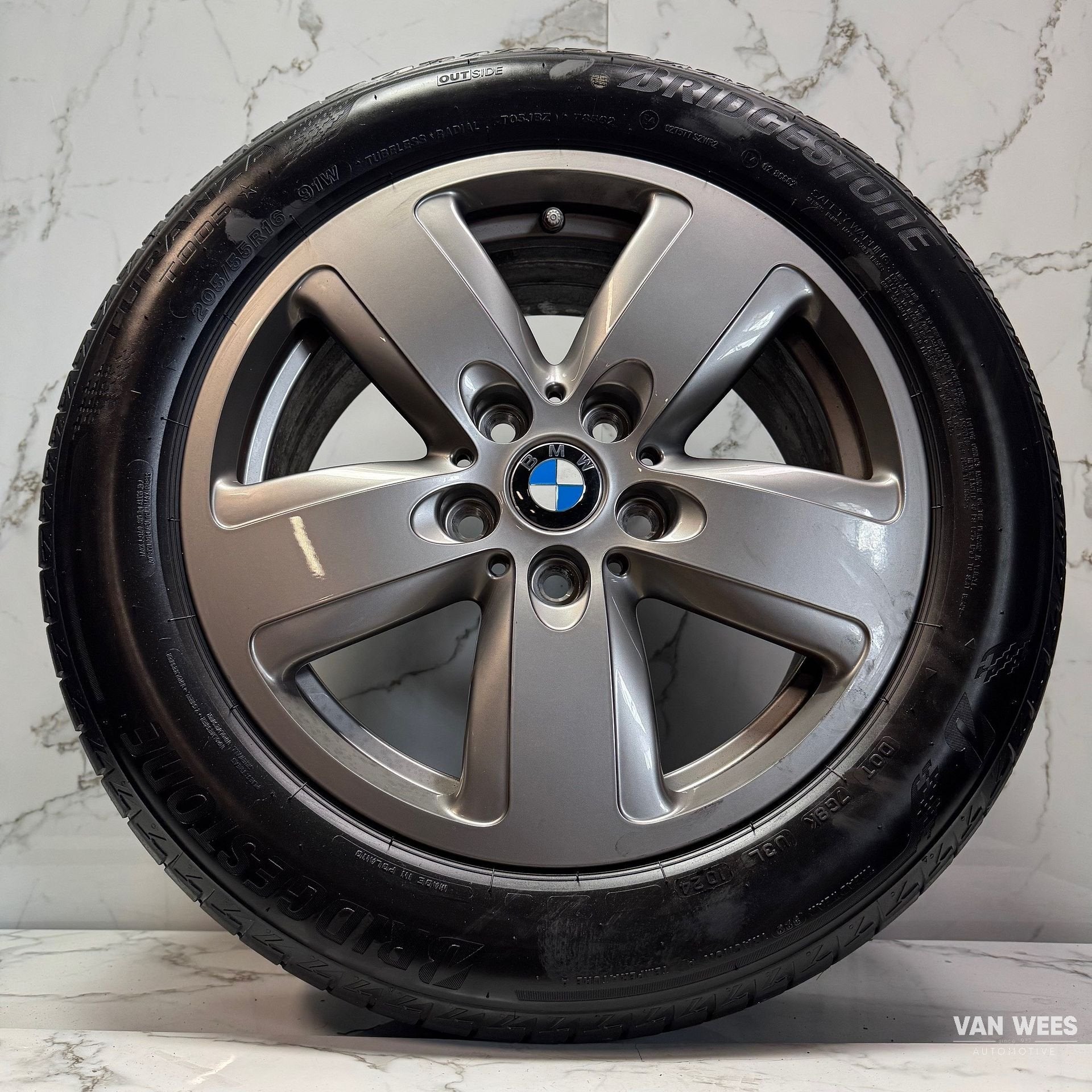 Bmw 1-serie F40 205/55/16 INCH STYLING 517 Zomerset, Ophalen, Gebruikt, -, Banden en Velgen