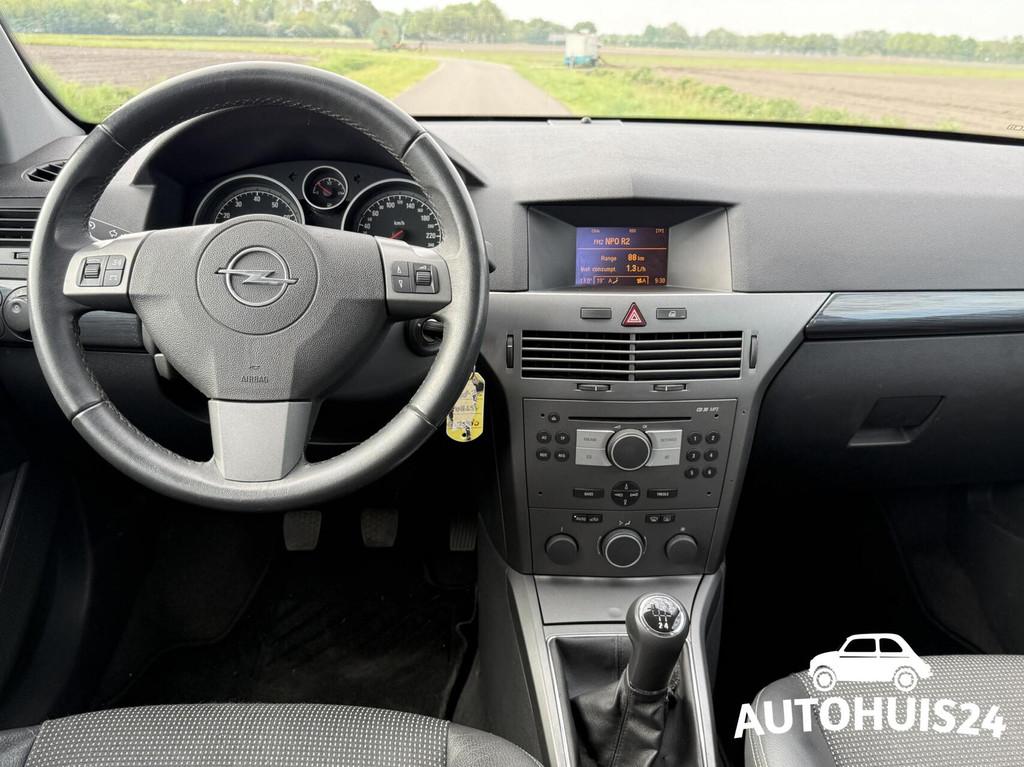 Opel Astra 1.6 Cosmo CLIMA CRUISE LMV APK-02-2027, Auto's, Voorwielaandrijving, 15 km/l, Zwart, 4 cilinders