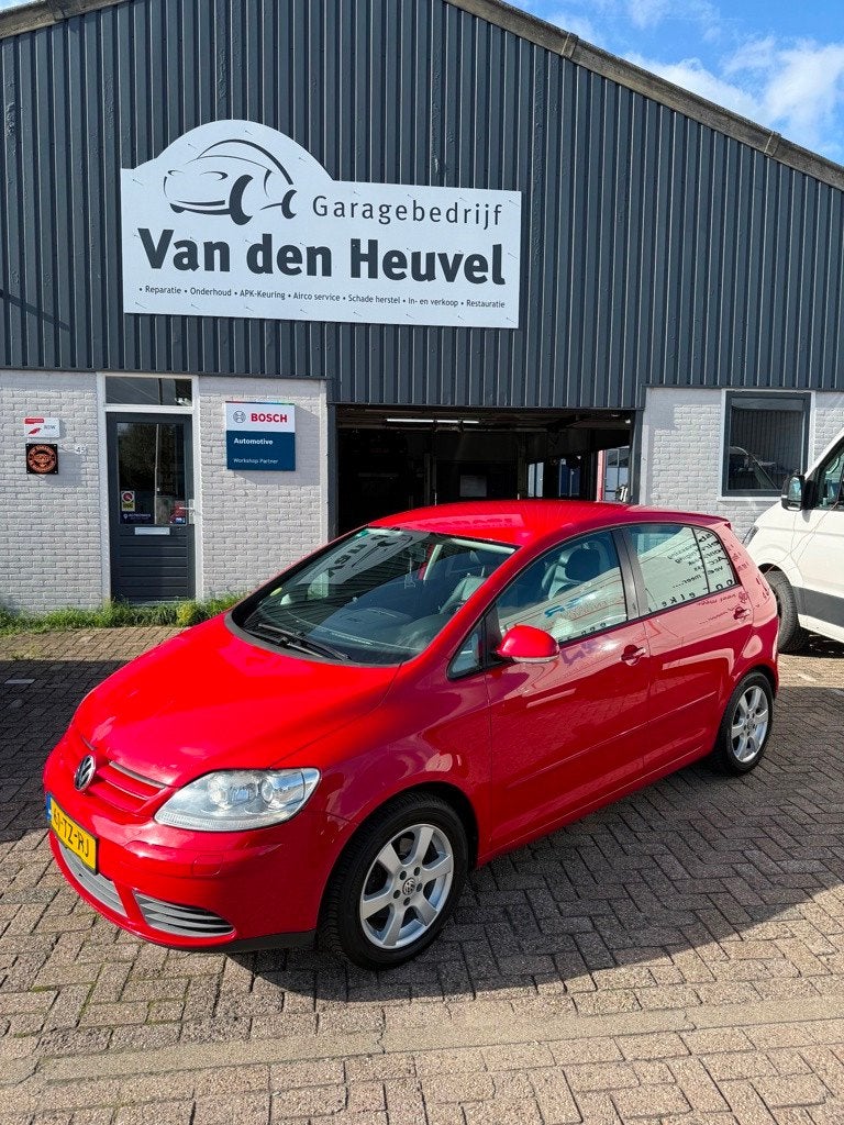 Volkswagen Golf Plus 2.0 FSI Comfortline, Auto's, 730 kg, Gebruikt, Zwart, 4 cilinders
