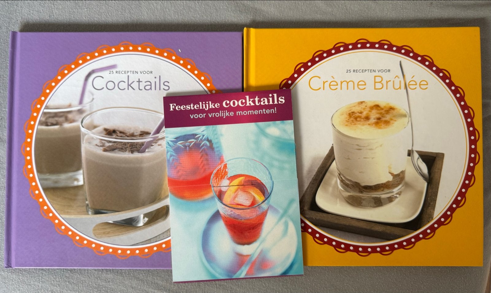Kookboeken: Cocktails & Crème Brûlée (3 boeken), Ophalen of Verzenden, Zo goed als nieuw, Overige gebieden, Taart, Gebak en Desserts