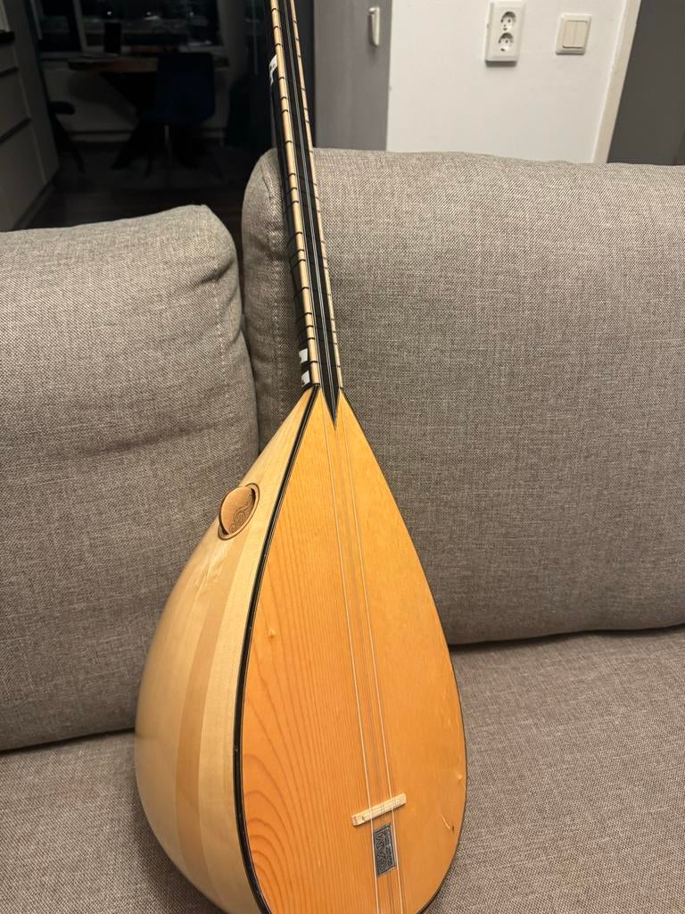 Mooie en goed onderhouden Saz, Muziek en Instrumenten, Snaarinstrumenten | Overige, Zo goed als nieuw, Luit, Saz of Bouzouki, Ophalen of Verzenden