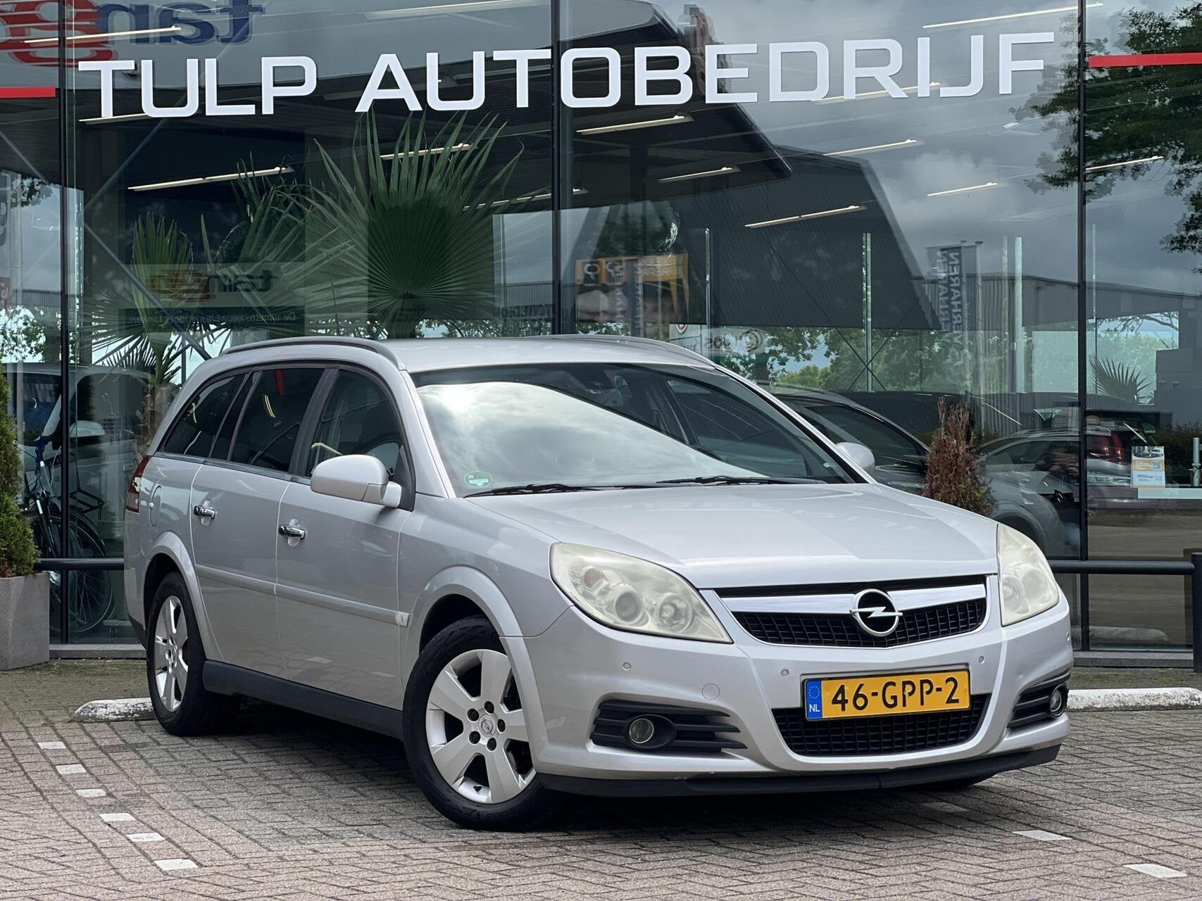 Opel Vectra Wagon 2.2-16V Executive Leder H&K Elektr.klep NA, Auto's, Opel, Automatische klimaatregeling, Gebruikt, Zwart, 4 cilinders