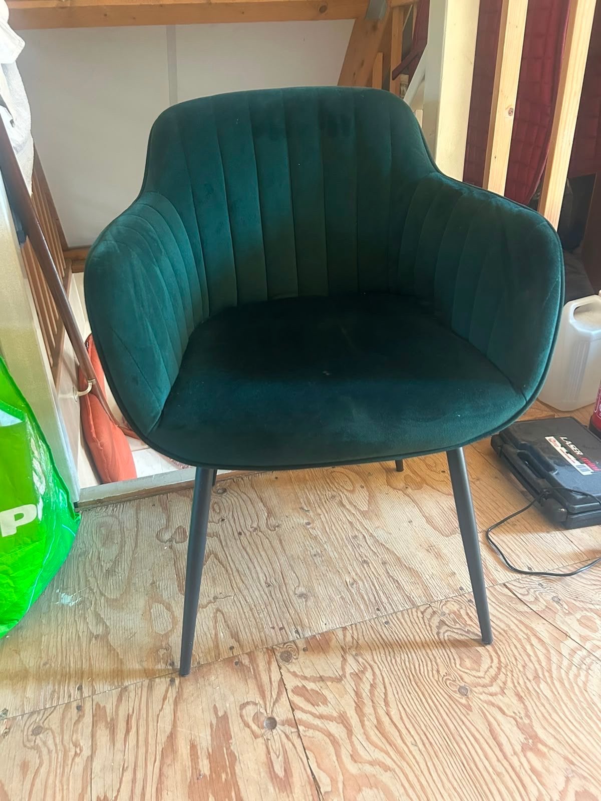 4 Groene suède stoelen van Kwantum, Overige kleuren, Ophalen of Verzenden, Zo goed als nieuw, Vier