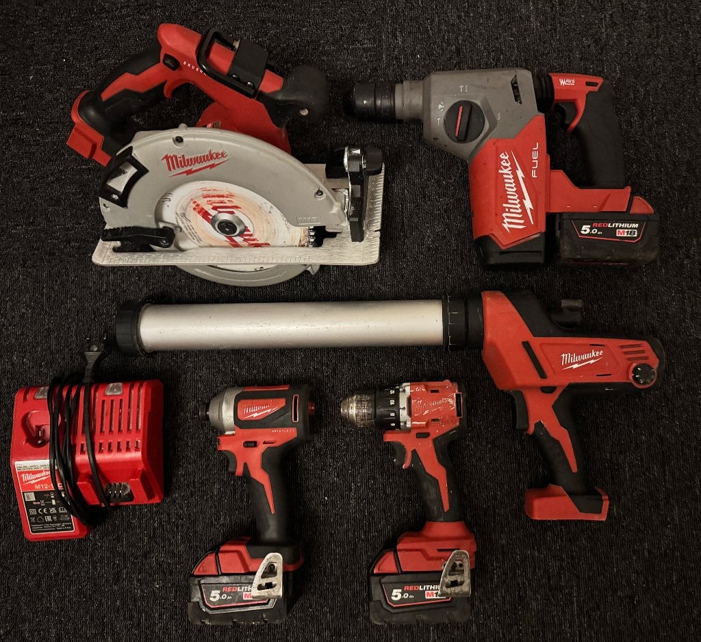 Milwaukee set fuel M18, Ophalen of Verzenden, Zo goed als nieuw, Boormachine