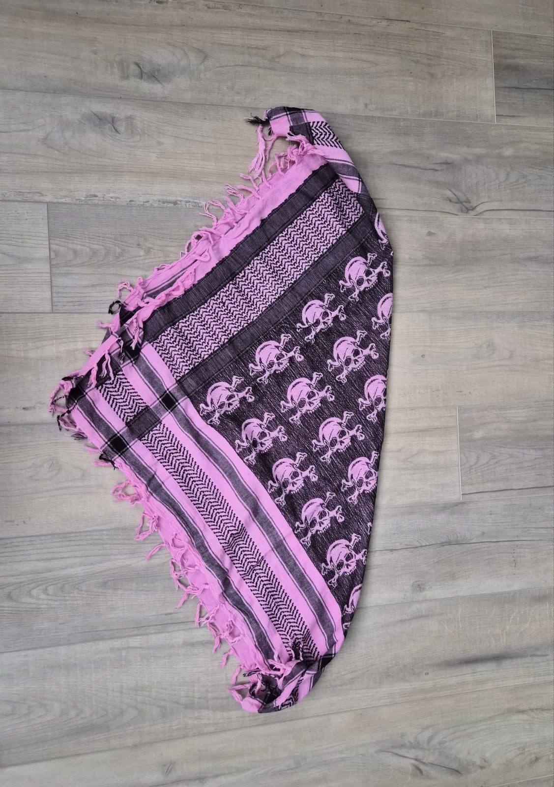Stoere sjaal met skulls - Nieuw en ongedragen!, Ophalen of Verzenden, Nieuw, Sjaal