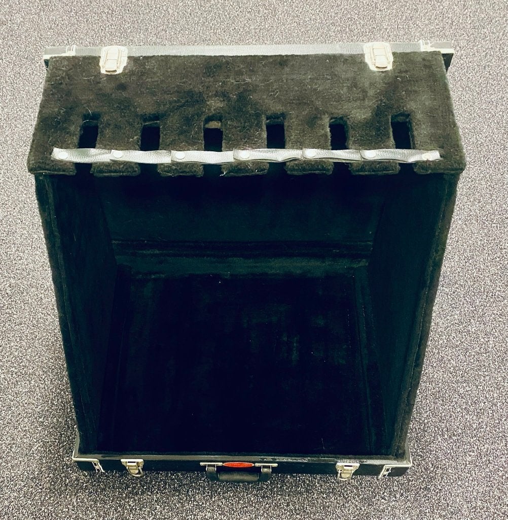 Stagg GDC-6 Universal Gitaarrek/ Gitaarkoffer, Muziek en Instrumenten, Behuizingen en Koffers, Ophalen, Gebruikt