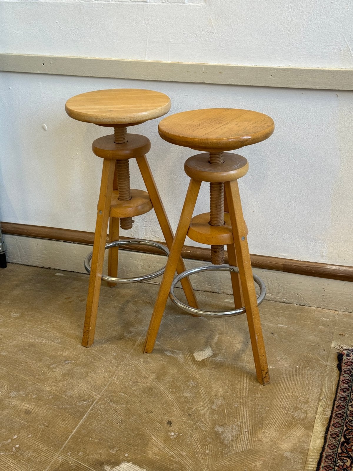 Vintage Houten Atelier Krukken - Verstelbaar (Ikea), Ophalen, In hoogte verstelbaar, Gebruikt, Hout