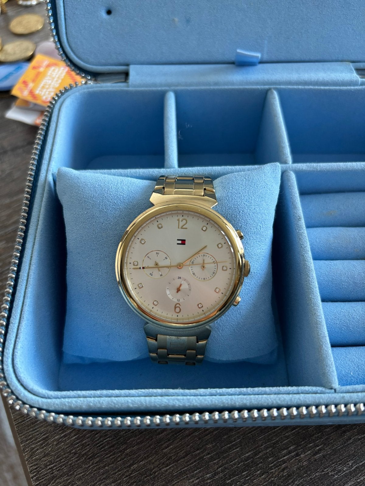 Gouden Tommy Hilfiger Horloge - Elegant & Tijdloos, Overige merken, Polshorloge, Ophalen of Verzenden, Zo goed als nieuw