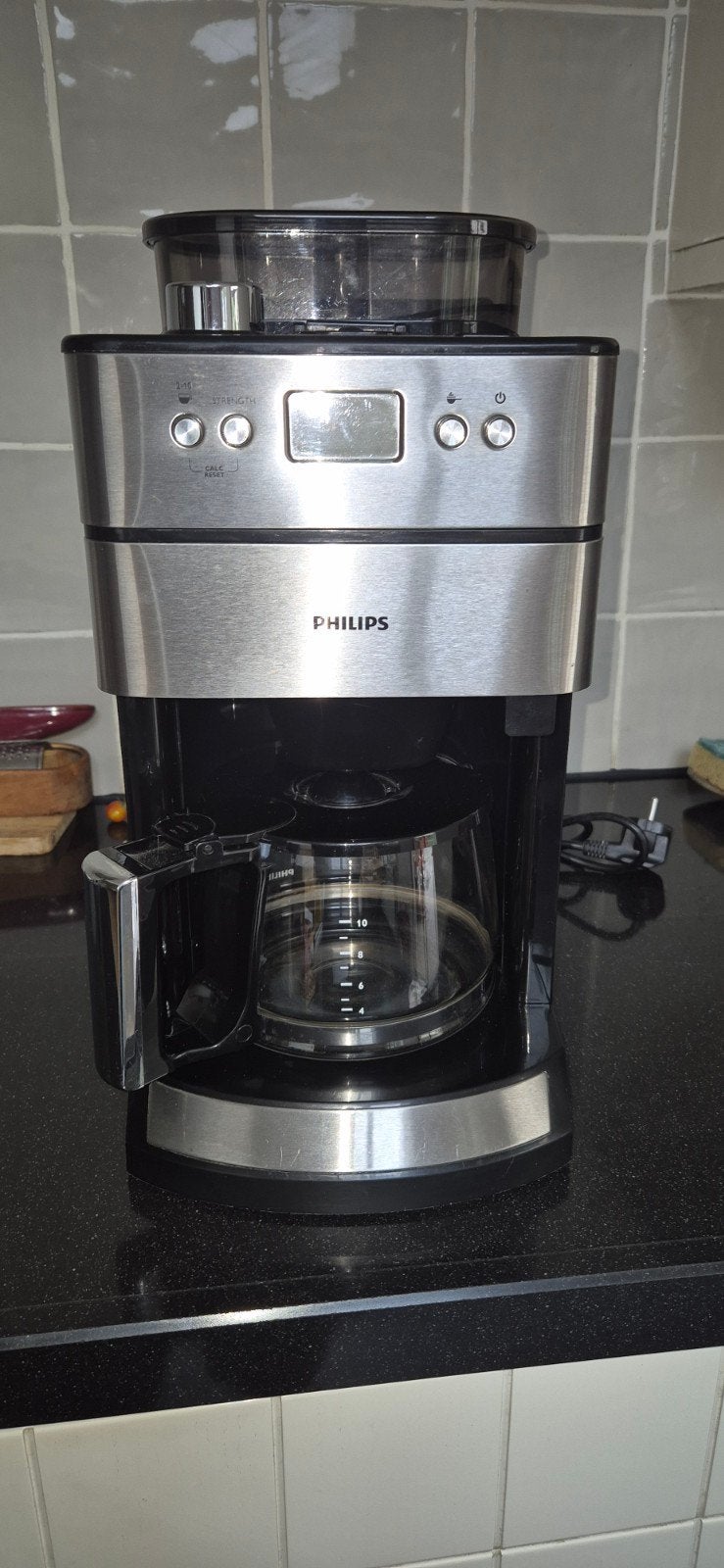 Philips Grind & Brew HD7762/00 Koffiezetapparaat  bonenmal, Witgoed en Apparatuur, 10 kopjes of meer, Koffiemachine, Zo goed als nieuw