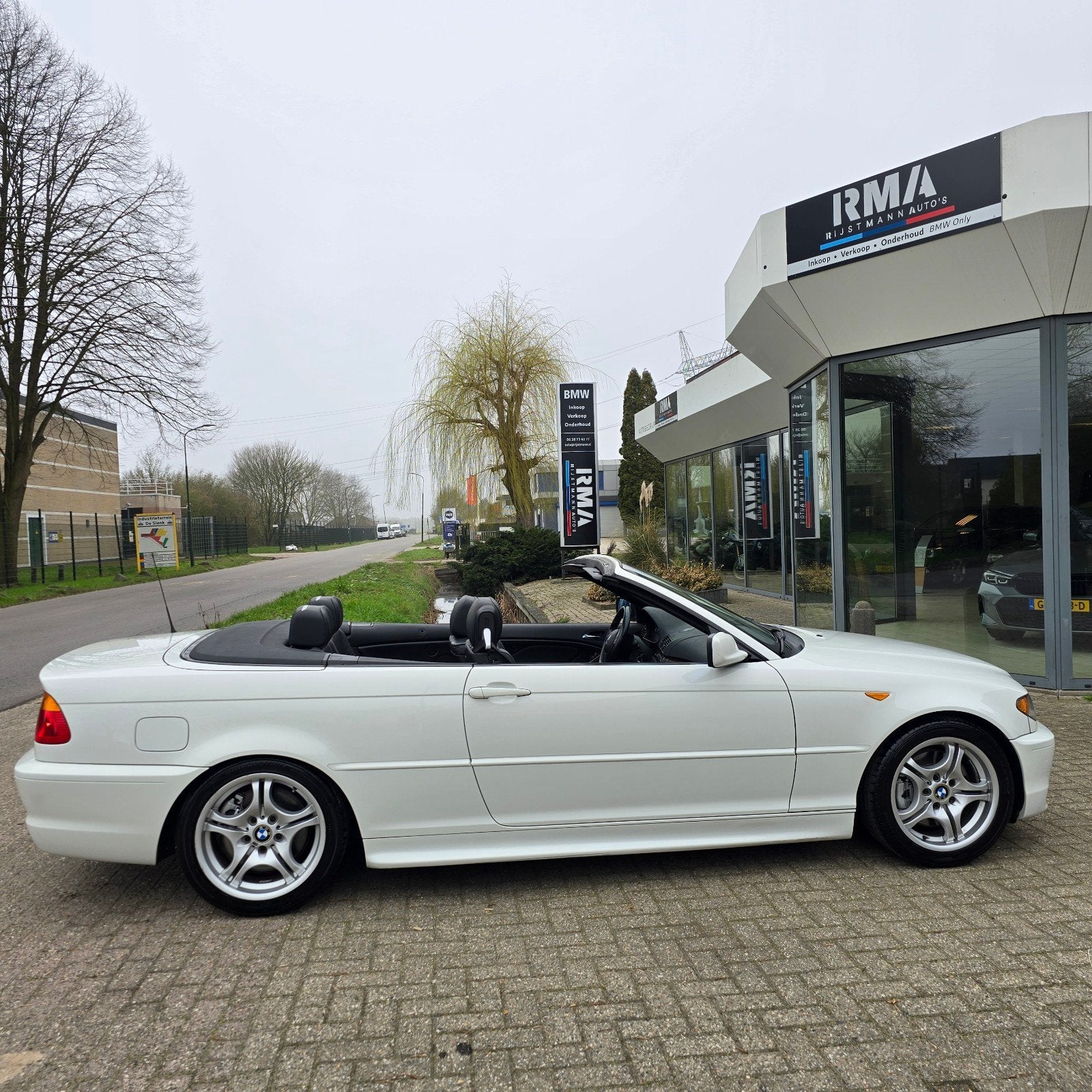 BMW 330ci aut cabrio e46 2004 M-Pakket Wit 330, Auto's, Automaat, Zwart, Cabriolet, 4 stoelen