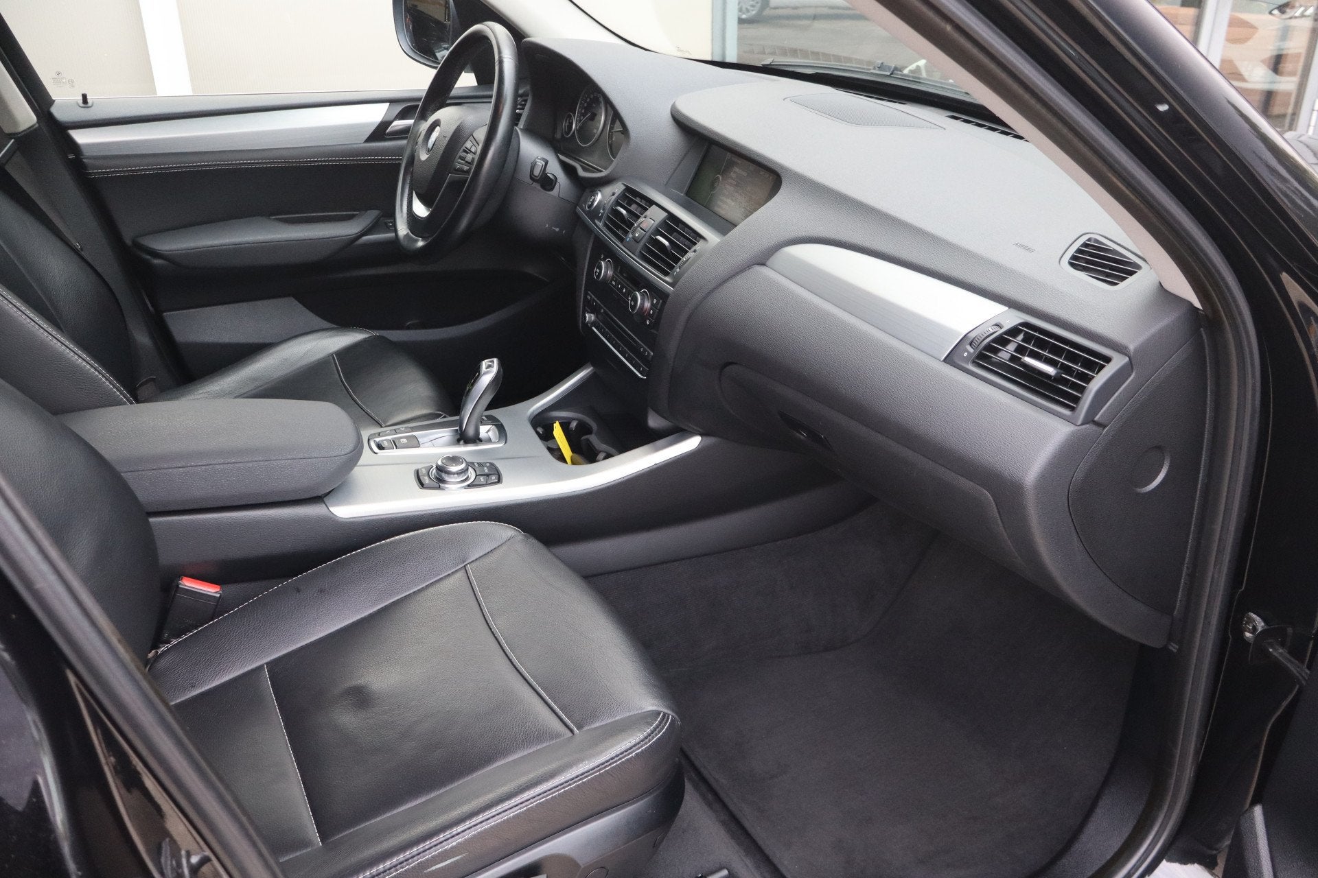 BMW X3 xDrive35i Executive - NL Auto! Parksens V+A I Trekhaa, Auto's, Automaat, Gebruikt, 2000 kg, Zwart