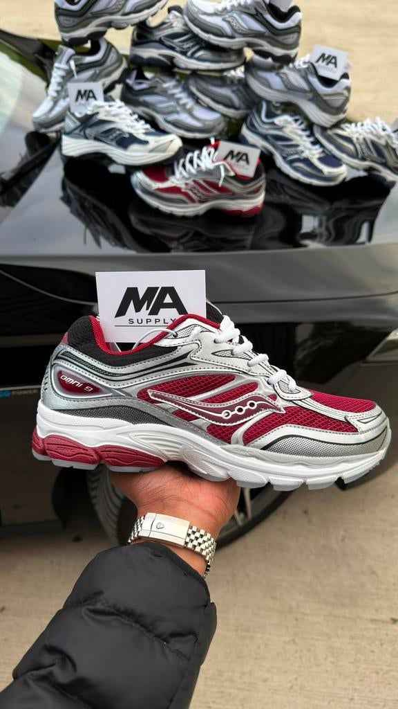 ⚠️ Sauconi Omni 9 Dark Red, 👟♥️⚪️, Ophalen of Verzenden, Nieuw, Wit, Sportschoenen