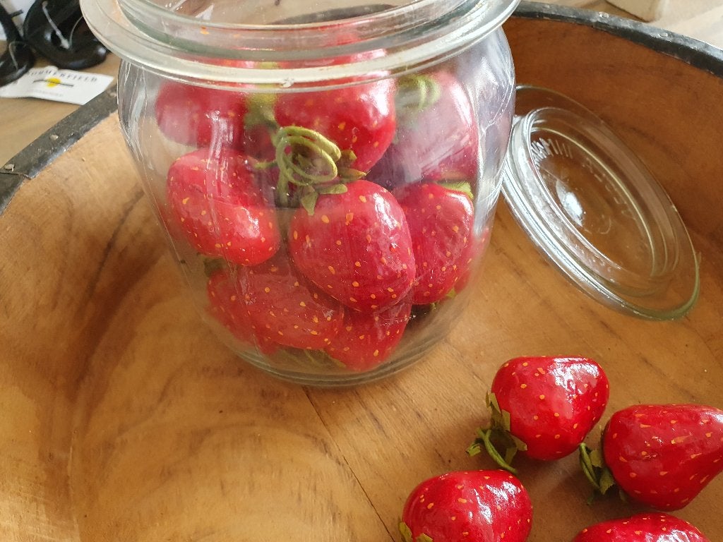Aardbeien kunst in glazen pot, *, Overige typen, *, Ophalen of Verzenden