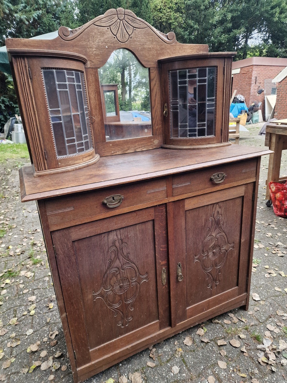 Antiek dressoir met spiegel en vitrinekastjes, Antiek en Kunst, Ophalen