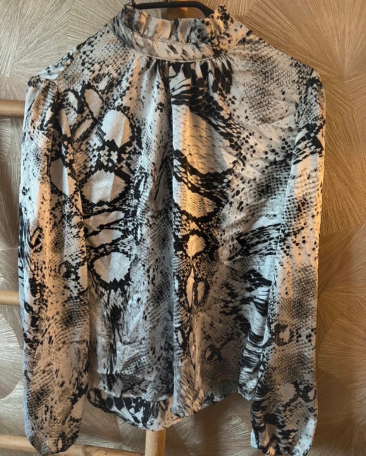 Shein dames shirt met slangenprint - Maat L (valt als M/L), Kleding | Dames, Maat 38/40 (M), Meerkleurig, Ophalen of Verzenden