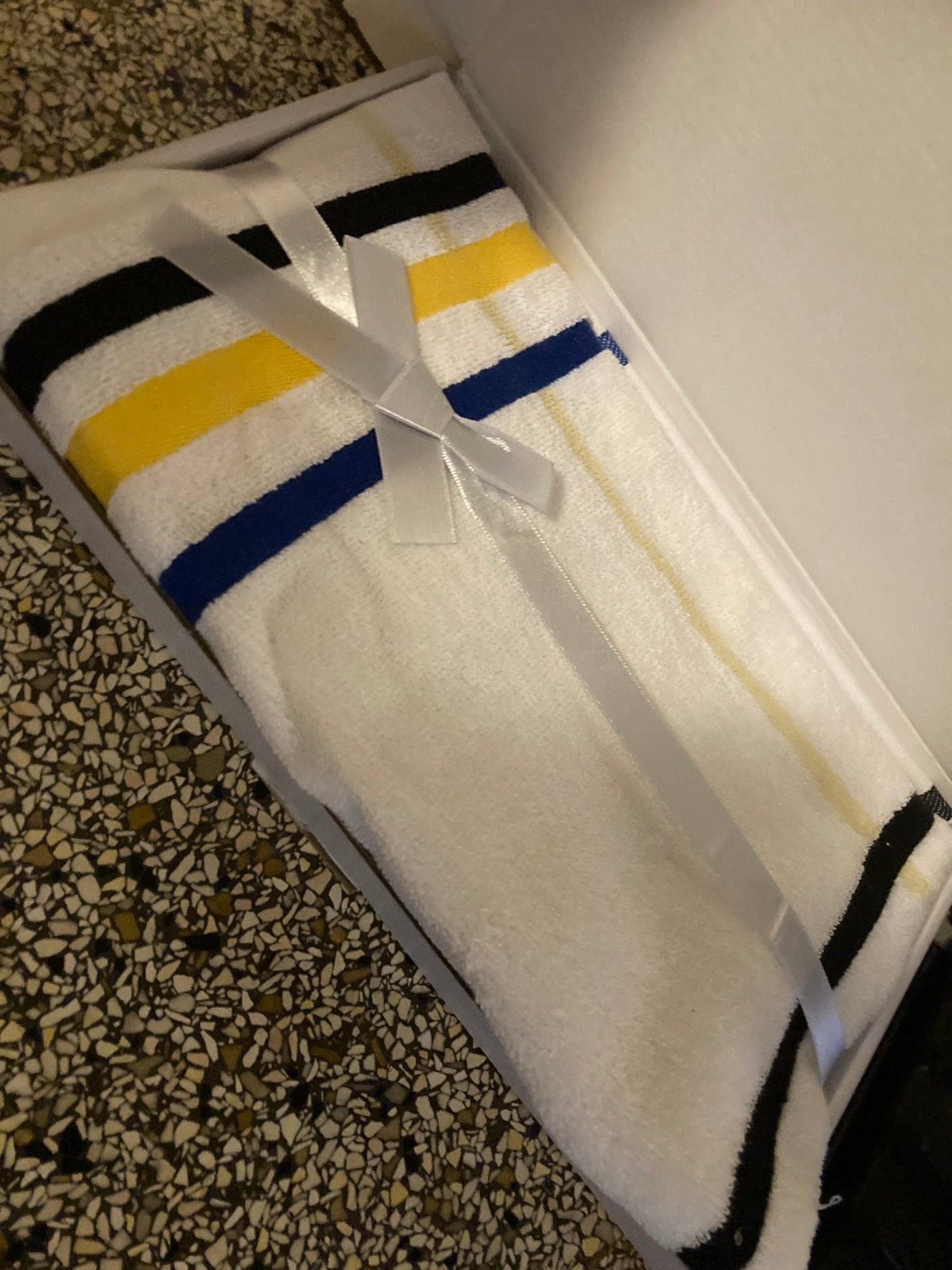 Handdoek en theedoek, Ophalen of Verzenden, Zo goed als nieuw, Theedoek of Handdoek