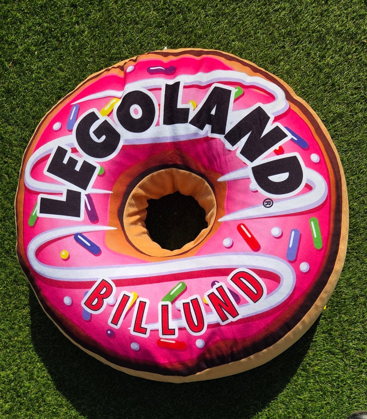 Legoland Billund Donut Kussen - Collectors Item 65cm!!!, Ophalen of Verzenden, Zo goed als nieuw