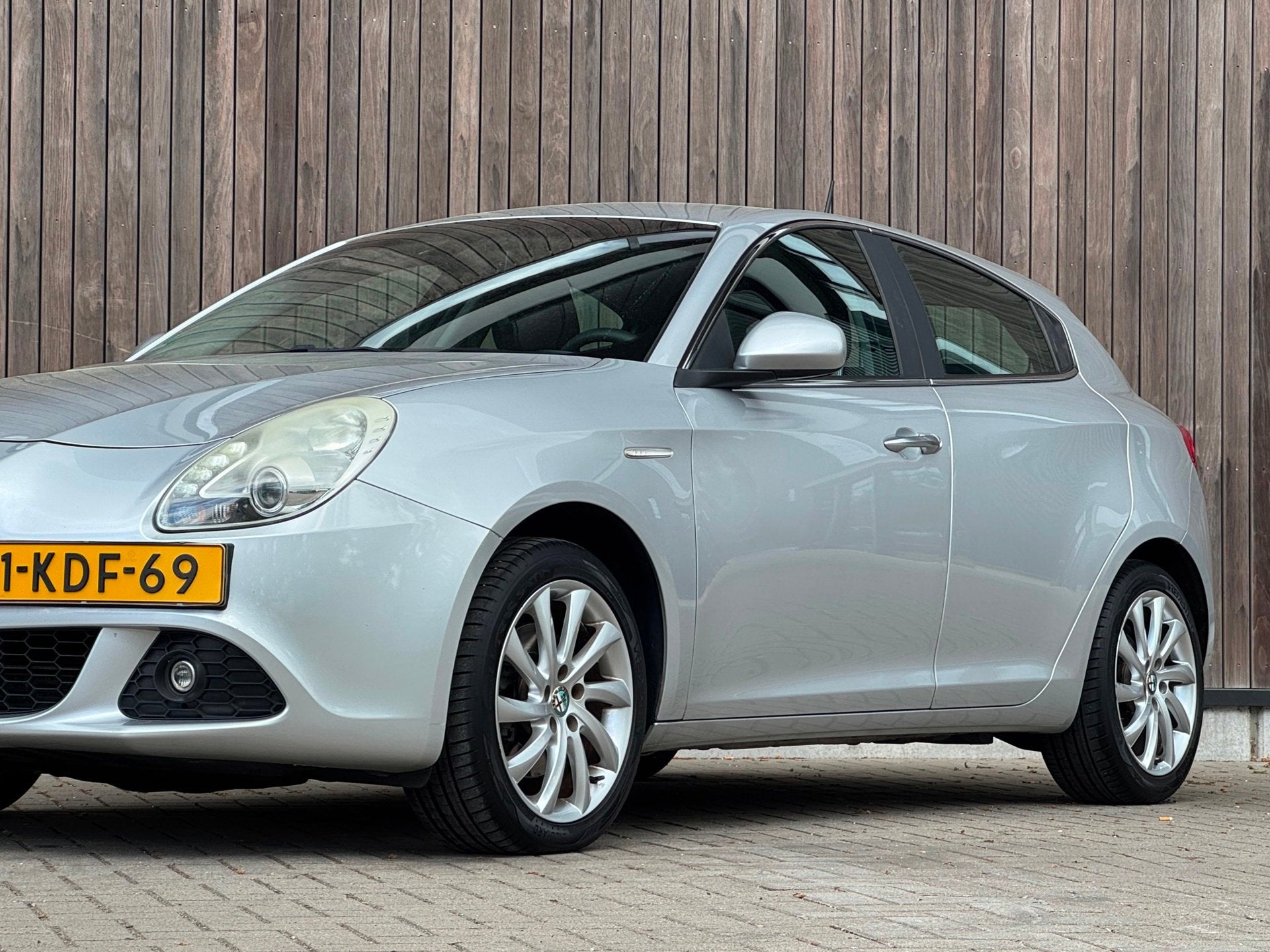 Alfa Romeo Giulietta 1.4 T Distinctive |Automaat|, Euro 5, Stof, Zwart, 4 cilinders