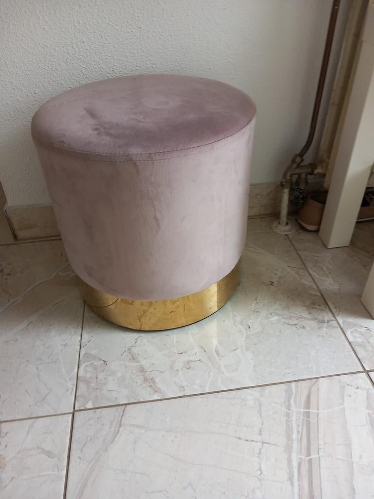 Roze fluwelen poef met gouden onderstel, Minder dan 50 cm, Rond, Minder dan 50 cm, Ophalen of Verzenden