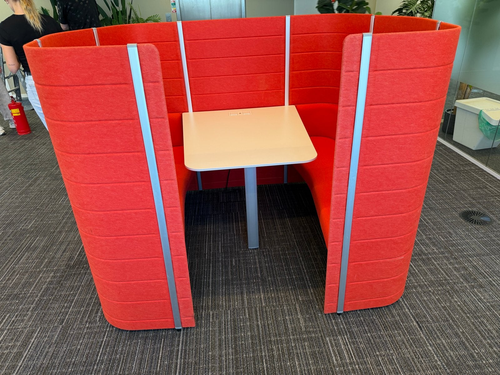 2x Vitra Workbays Meet 4 akoestische vergaderpod, Werkplek, Ophalen of Verzenden, Nieuw zonder verpakking, Inrichting