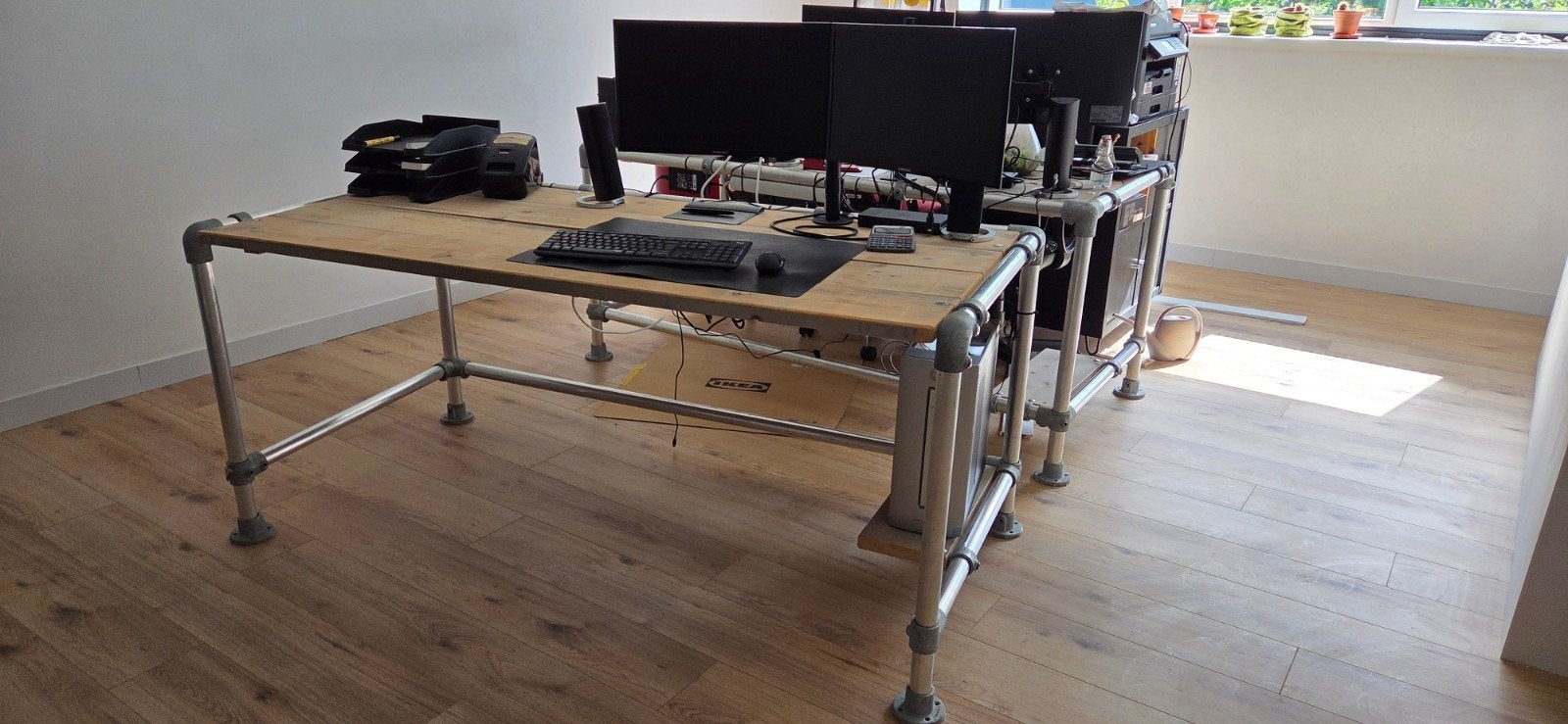 Robuust bureau met industriële look, Ophalen, Demontabel, Gebruikt, Hout