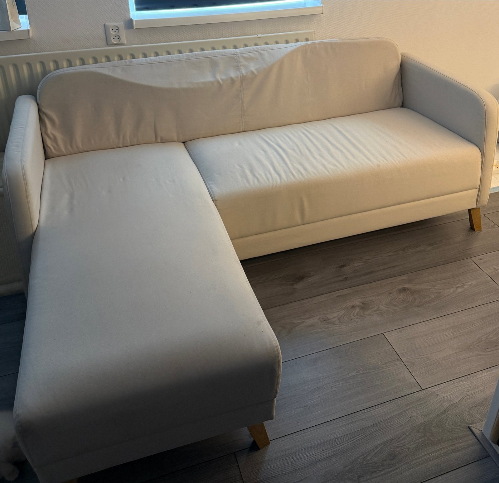 Beige bank met chaise longue - Gratis af te halen, Huis en Inrichting, Banken | Bankstellen, Gebruikt, Hoekbank, Driepersoons